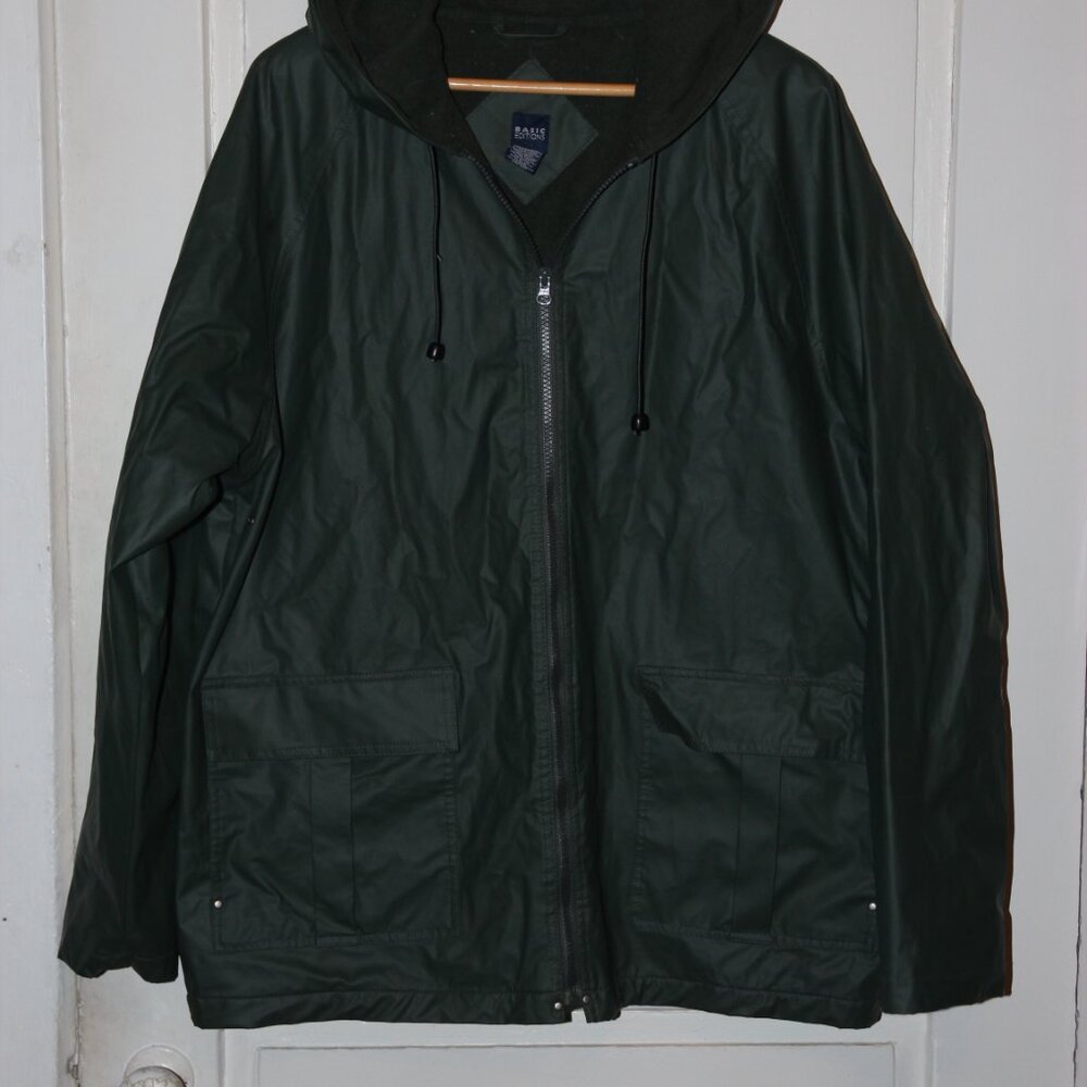 Basic Edition Large Coat - Picture 2 of 7